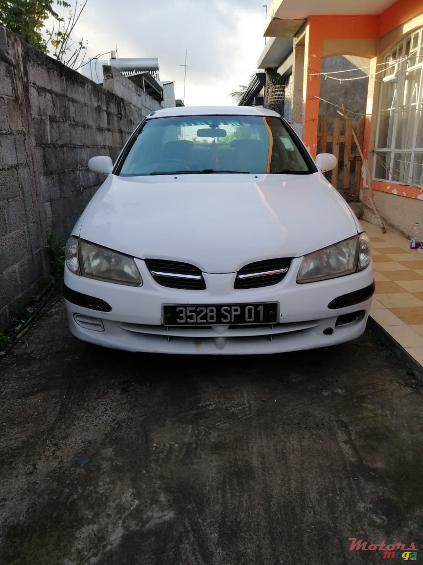 2001' Nissan Sunny photo #1