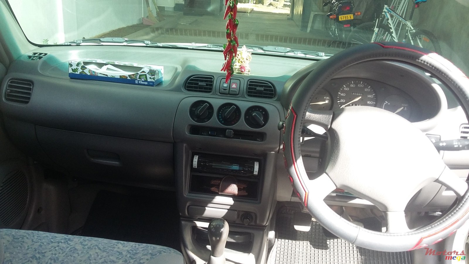 1998' Nissan photo #4