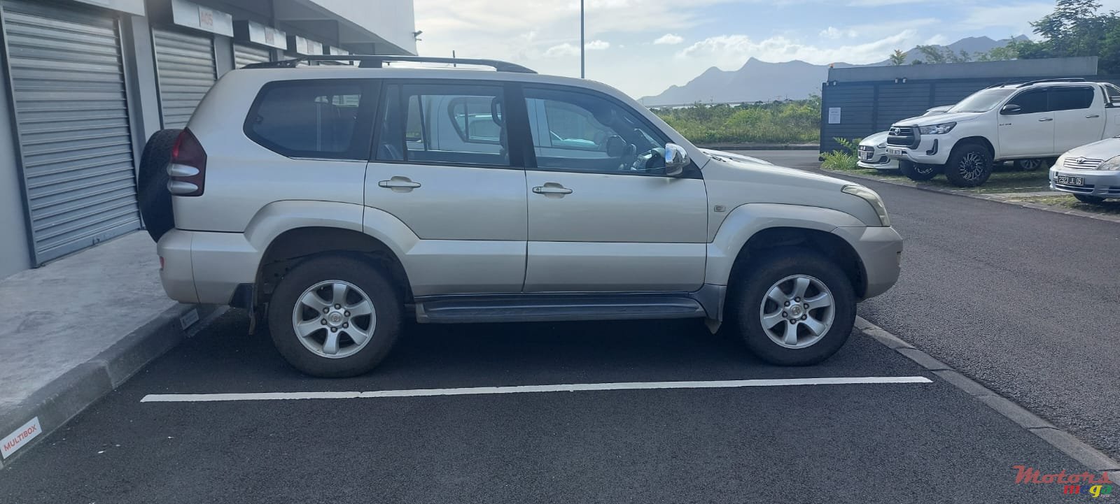 2006' Toyota Land Cruiser Prado photo #2