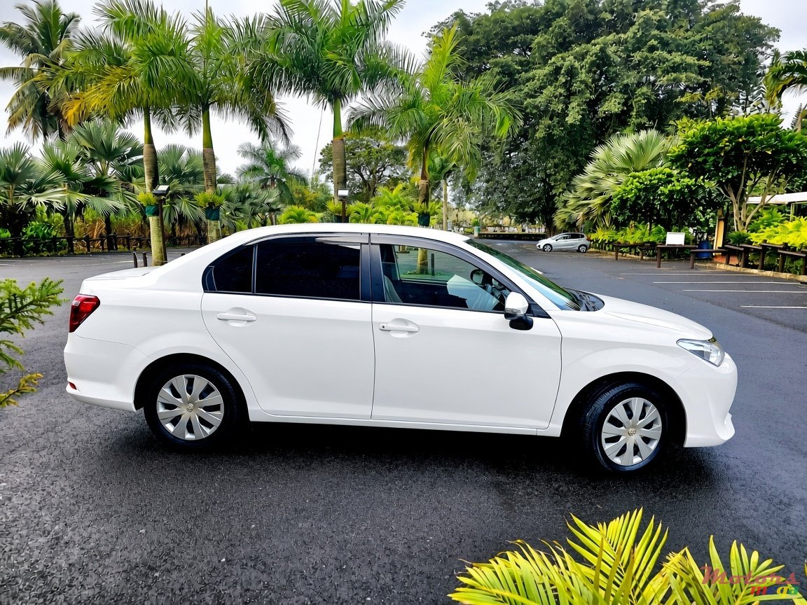 2015' Toyota photo #5