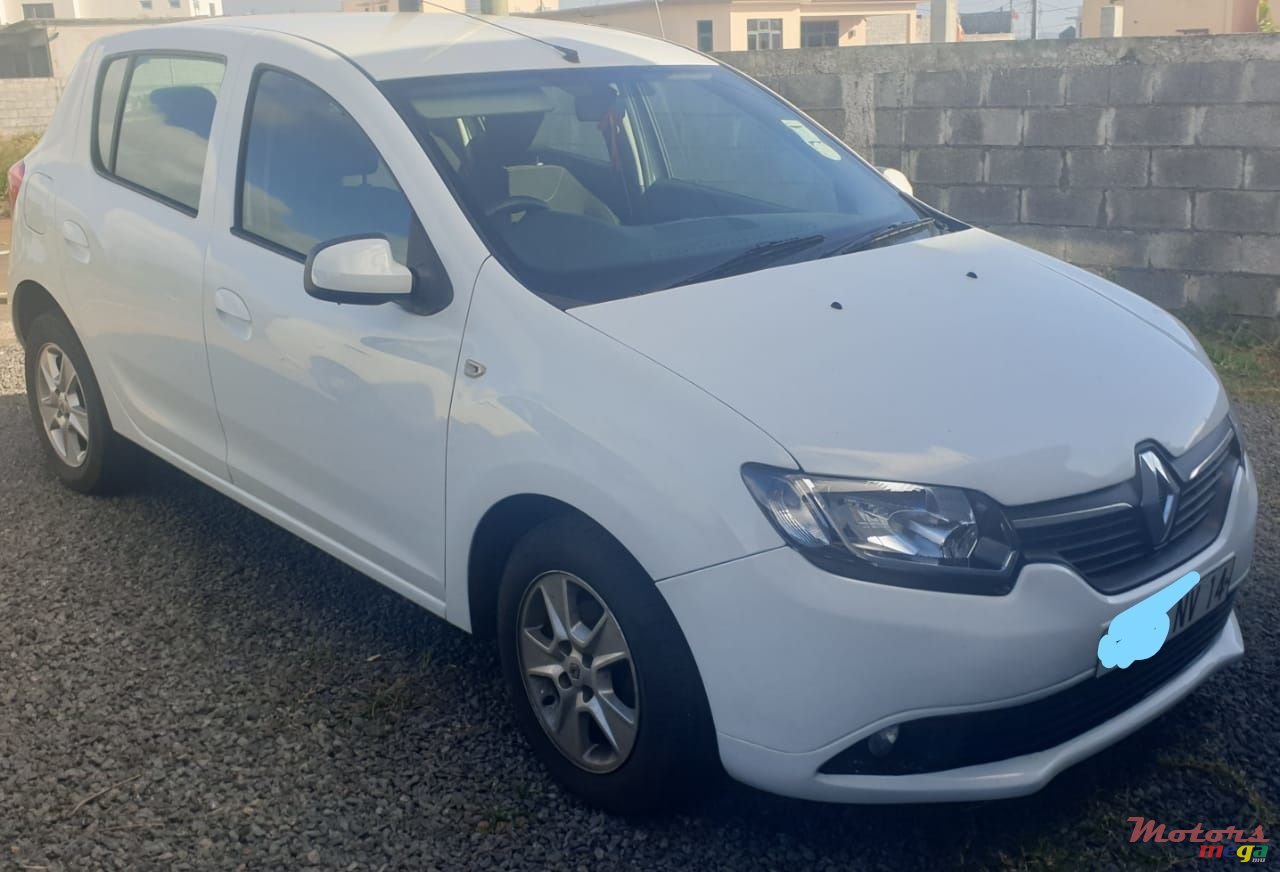2014' Renault Sandero photo #1