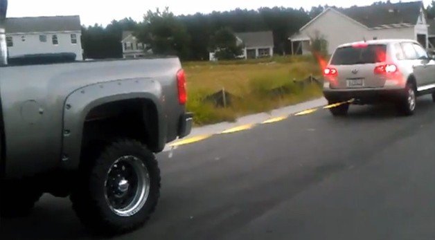Silverado HD, Touareg V10 TDI Face Off in Diesel Tug-of-War