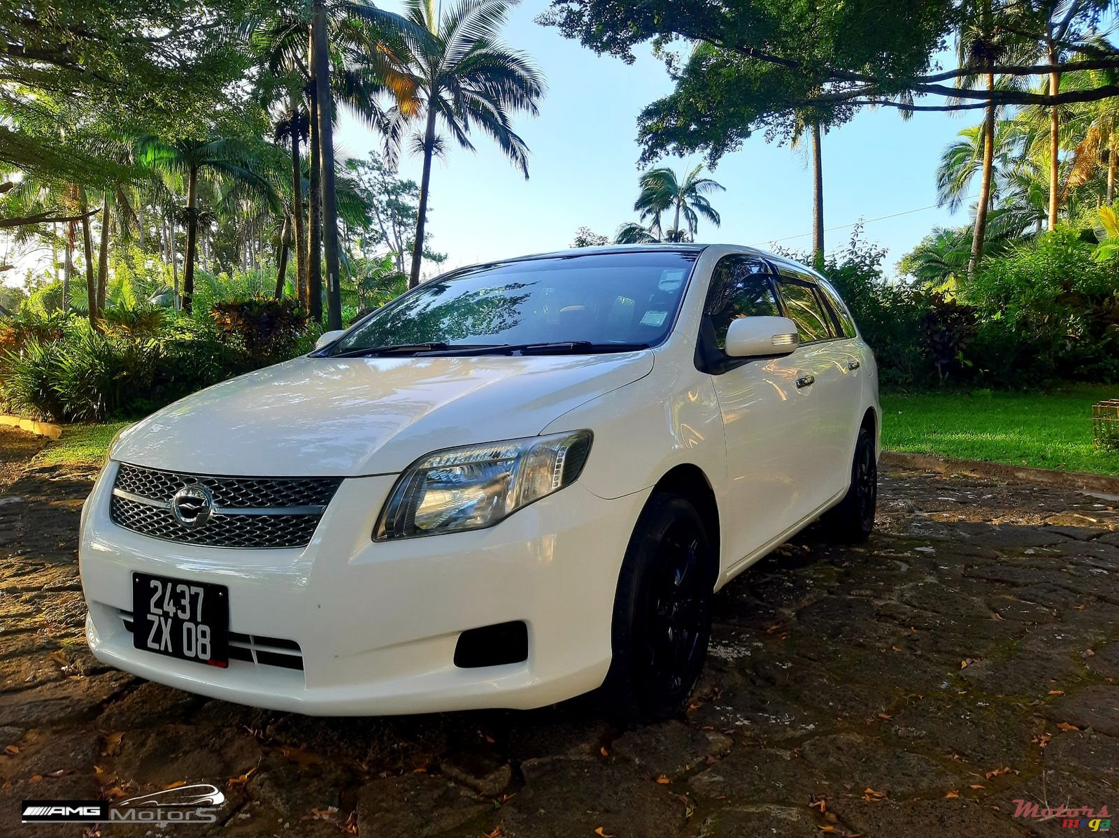 2008' Toyota Axio Fielder photo #2