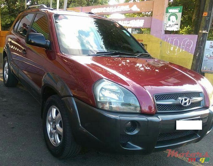 2004' Hyundai Tucson photo #1