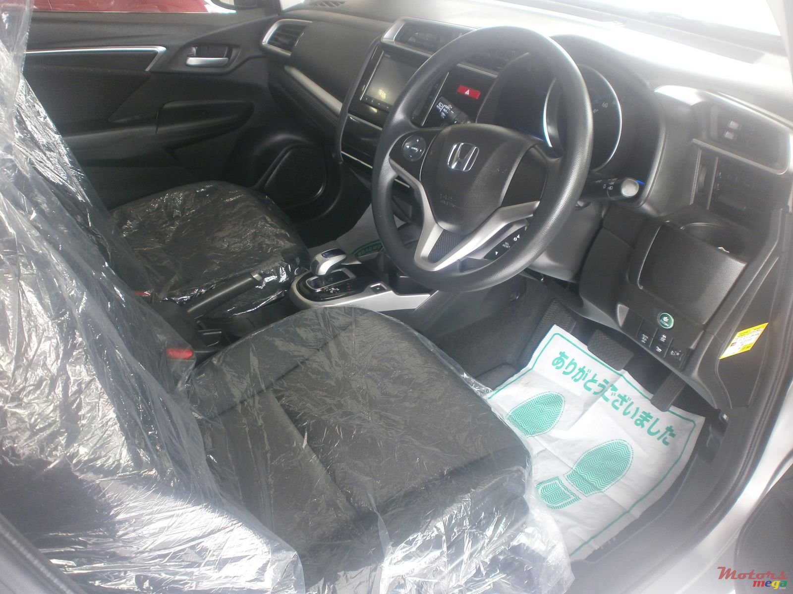 2016' Honda Fit Hybrid photo #3