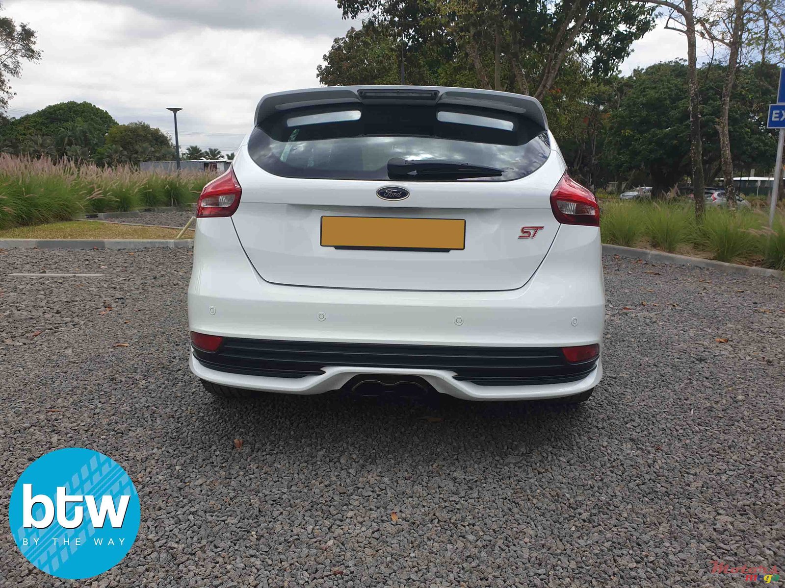 2016' Ford Focus ST photo #2