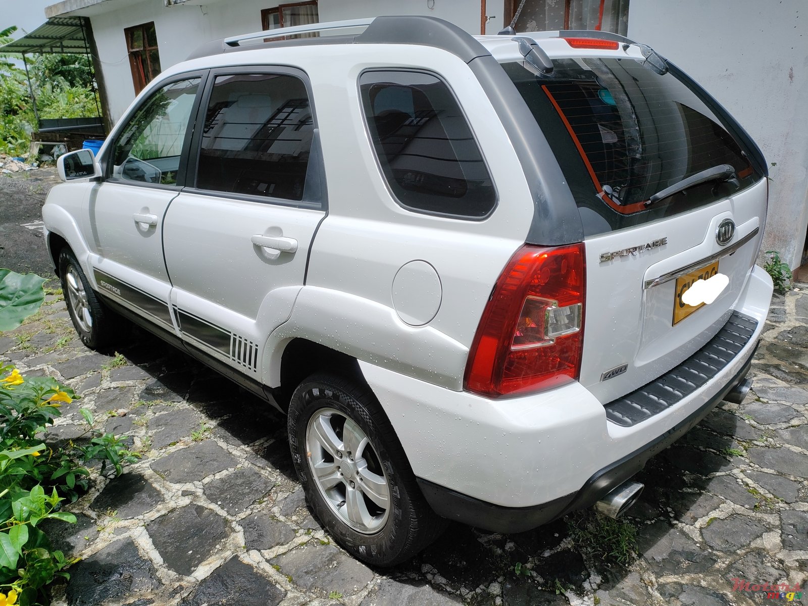 2010' Kia Sportage photo #1