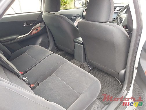 2012' Toyota photo #7