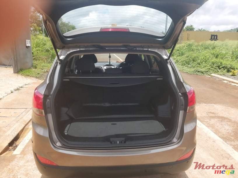 2012' Hyundai ix35 photo #6