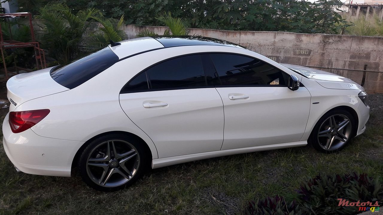 2013' Mercedes-Benz CLA 180 photo #2