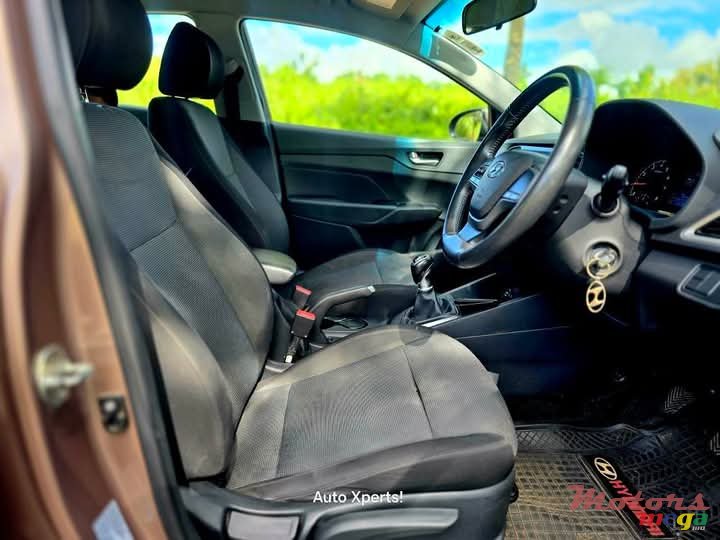 2019' Hyundai Accent photo #6