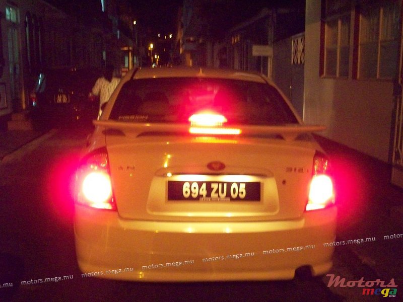 2005' Kia Cerato photo #1