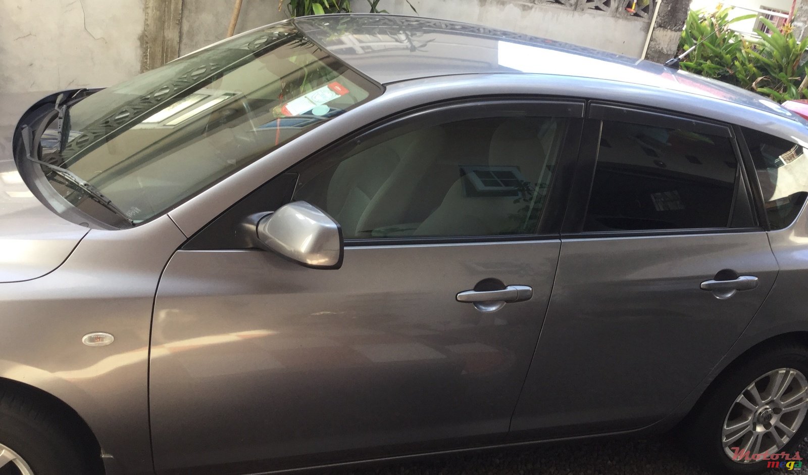 2005' Mazda Axela photo #2