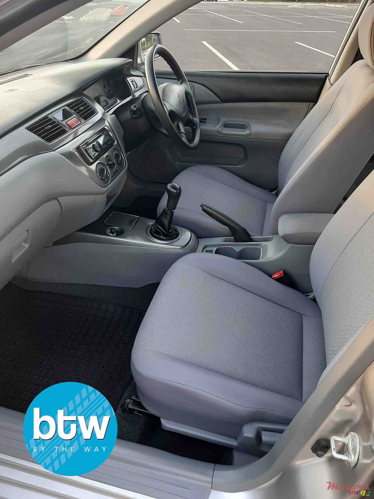 2010' Mitsubishi Lancer photo #5