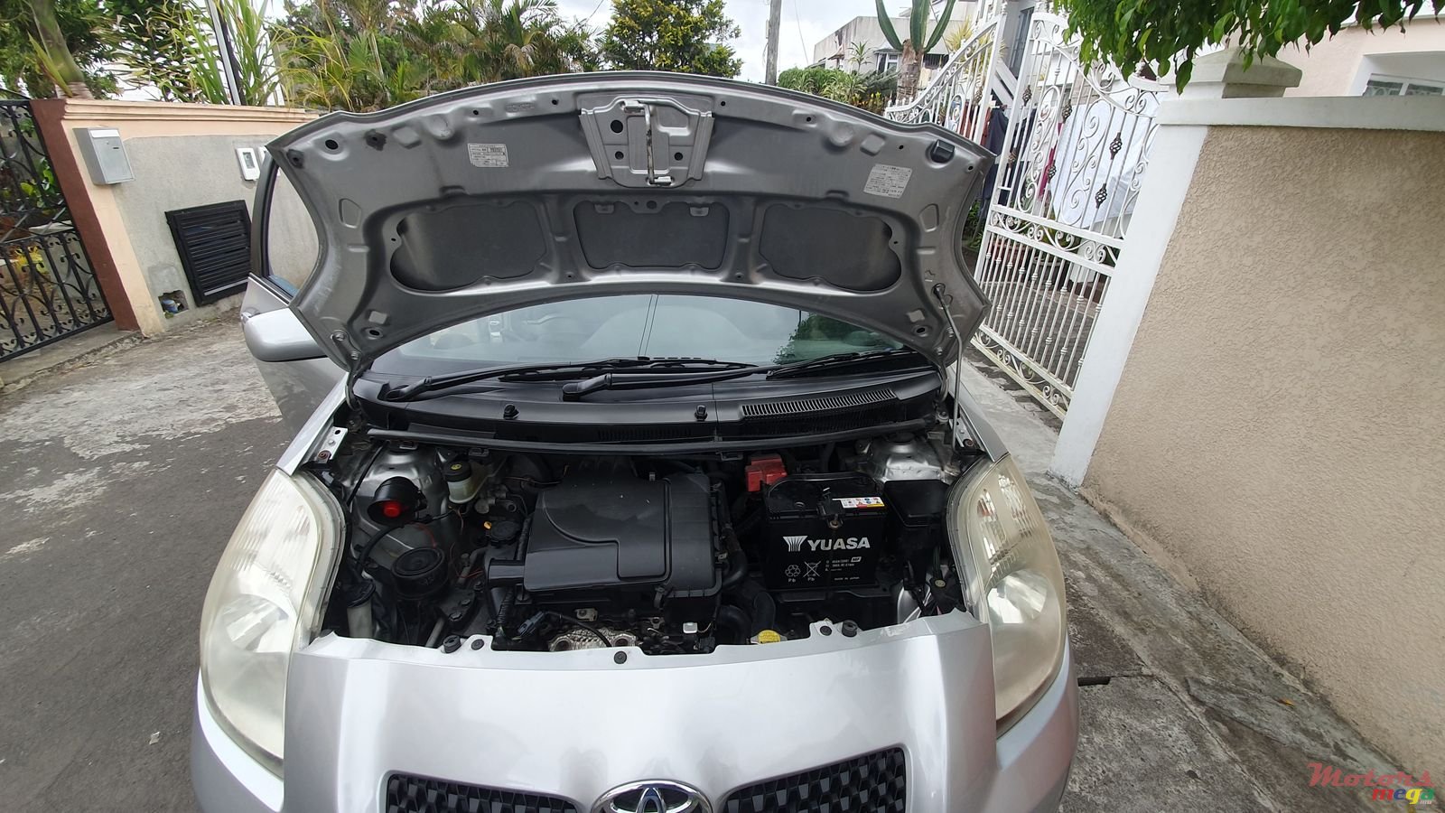 2005' Toyota Vitz photo #4