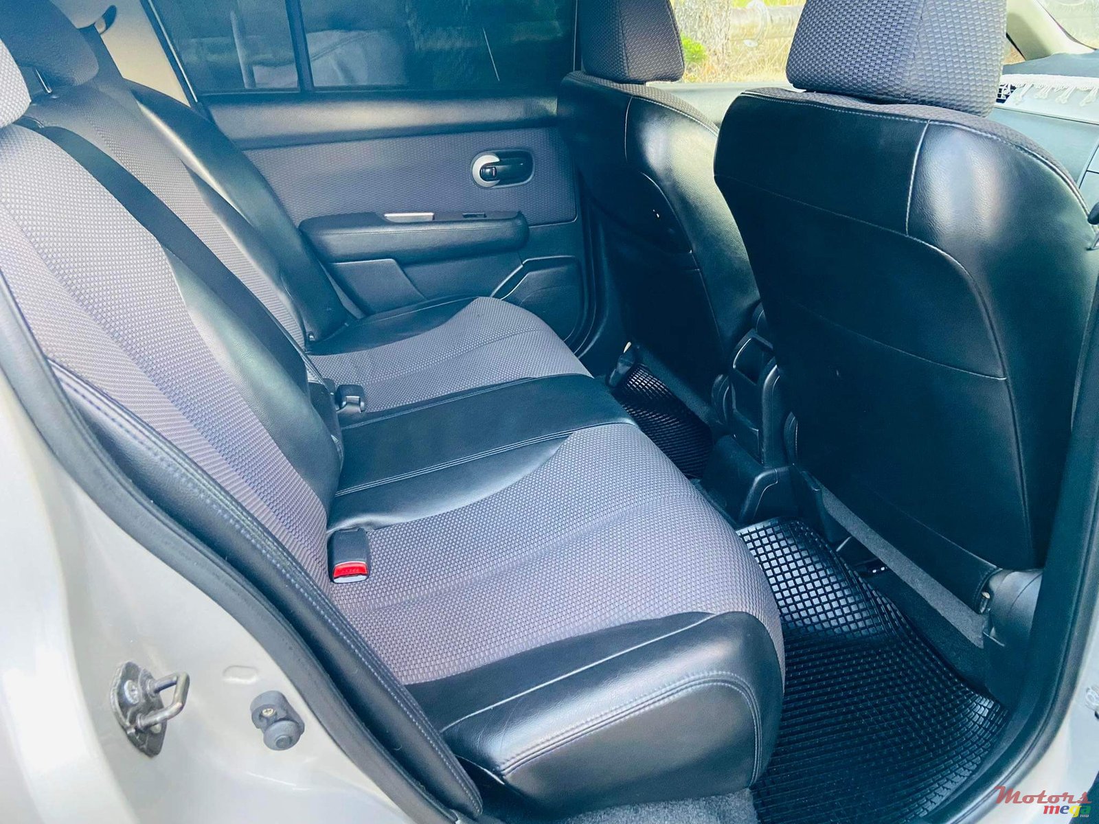 2006' Nissan Tiida photo #7