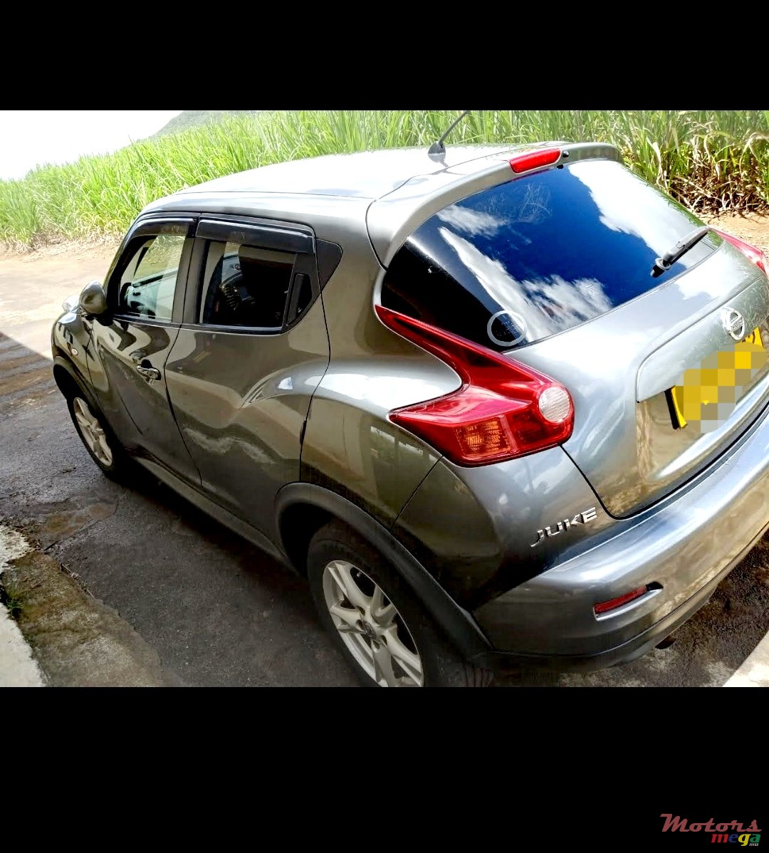 2012' Nissan Juke photo #2