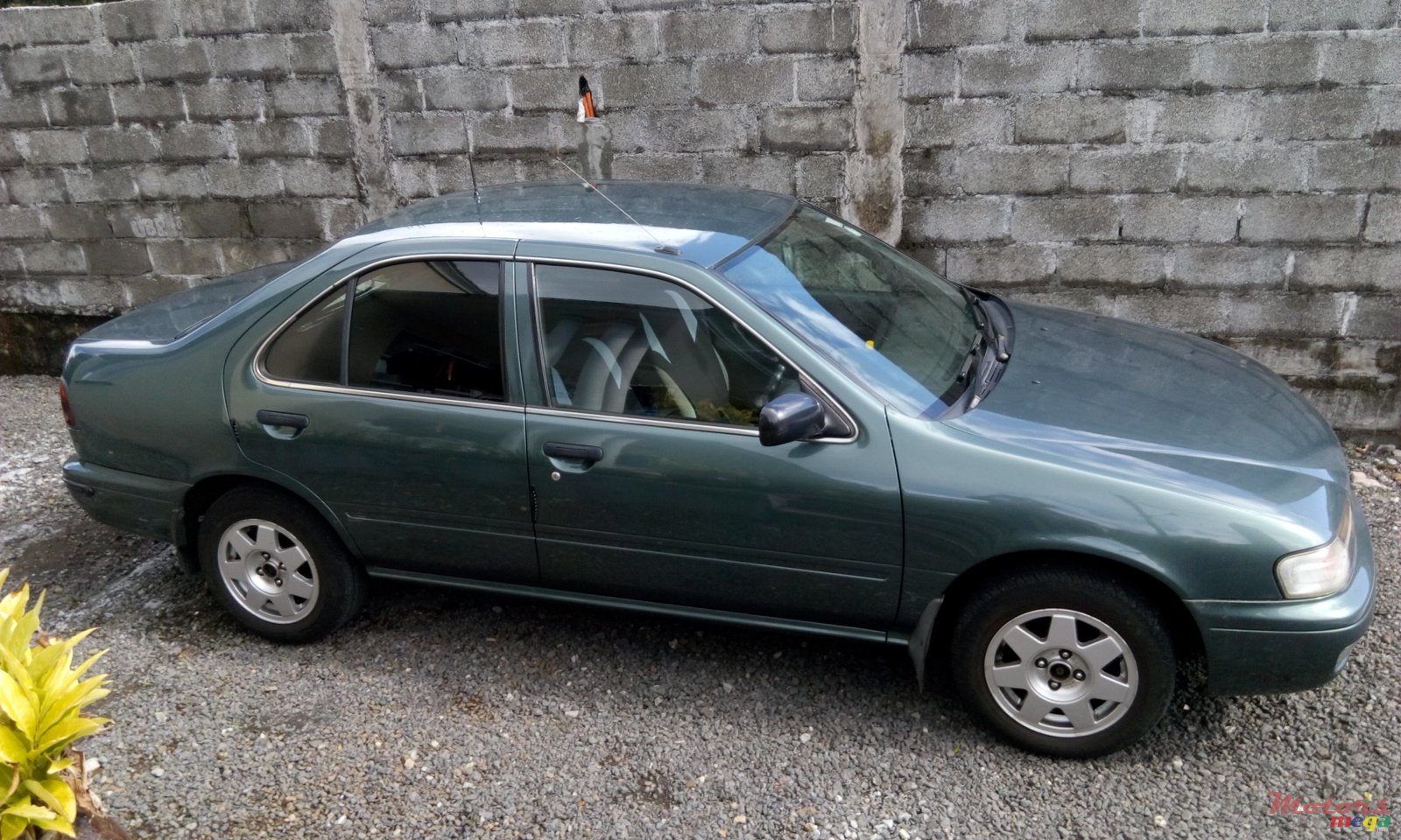 1996' Nissan Sunny photo #1