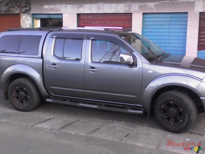 2011' Nissan Navara photo #2