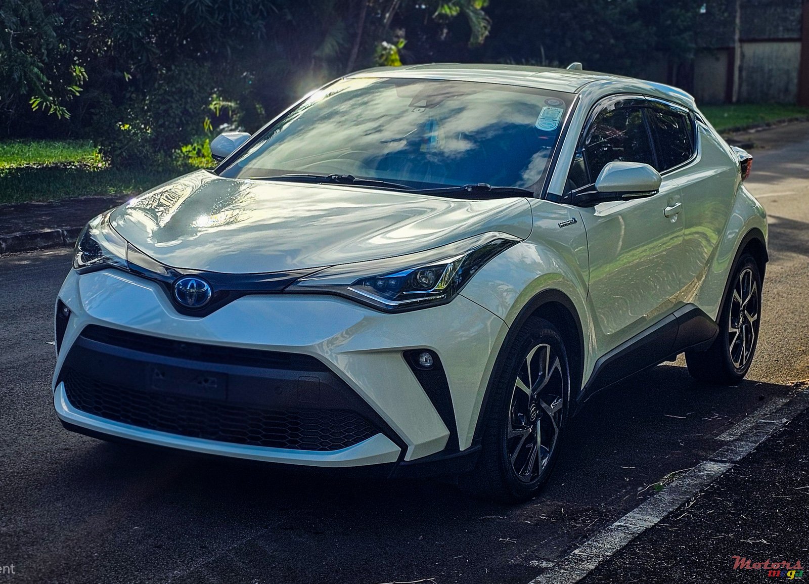 2020' Toyota C-HR photo #2