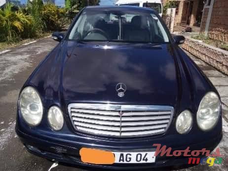 2004' Mercedes-Benz E-Class photo #1
