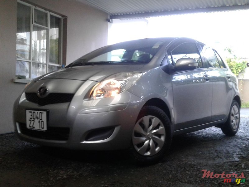 2010' Toyota Vitz photo #2