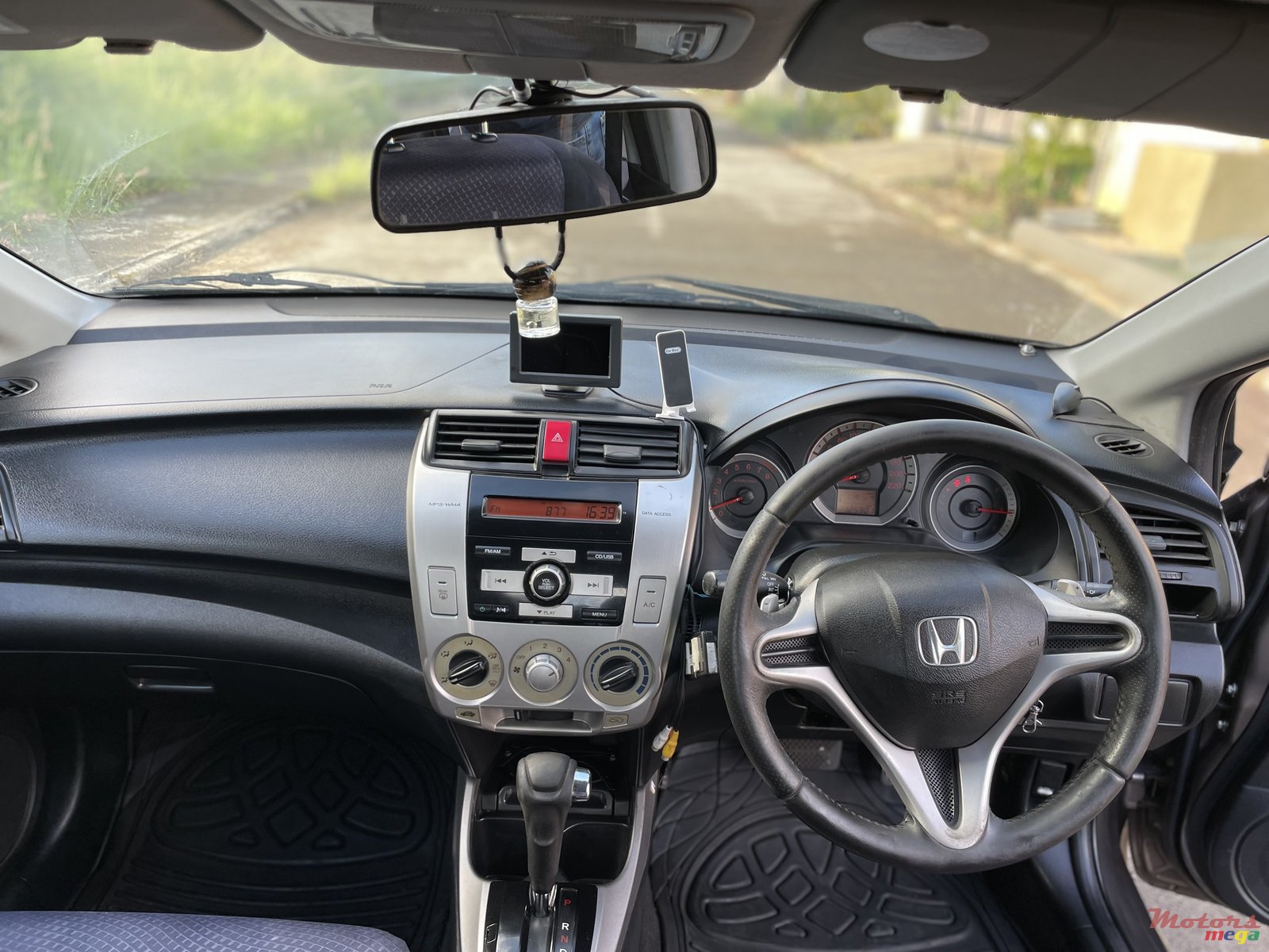 2011' Honda City photo #3