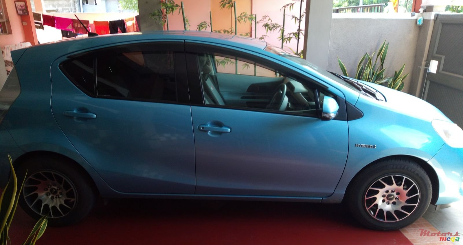 2012' Toyota Aqua photo #4