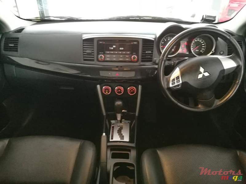 2016' Mitsubishi Lancer Ex photo #5