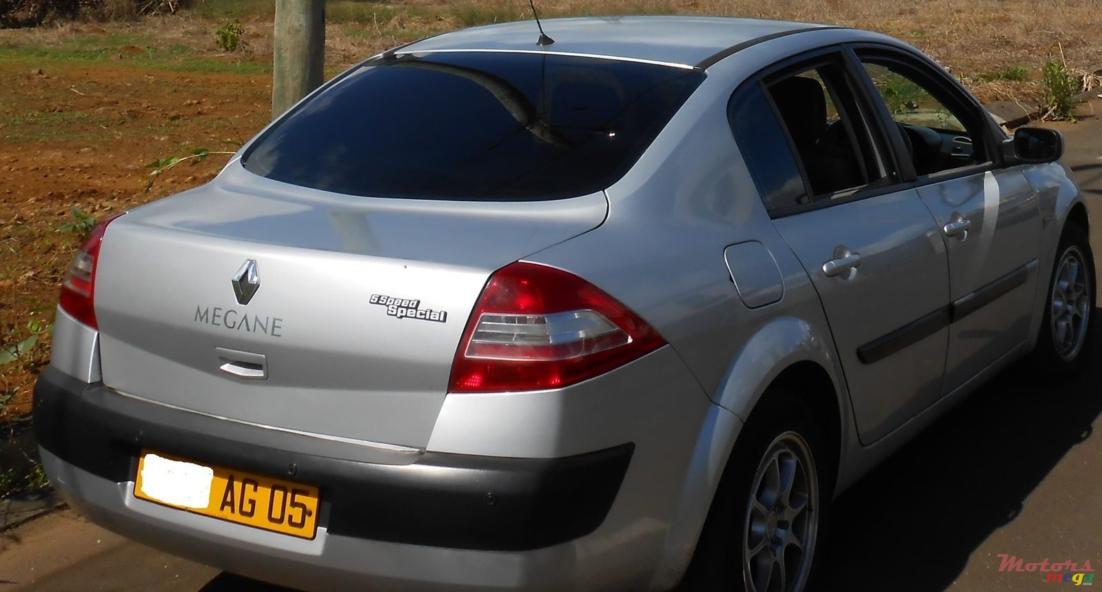 2005' Renault Megane photo #1