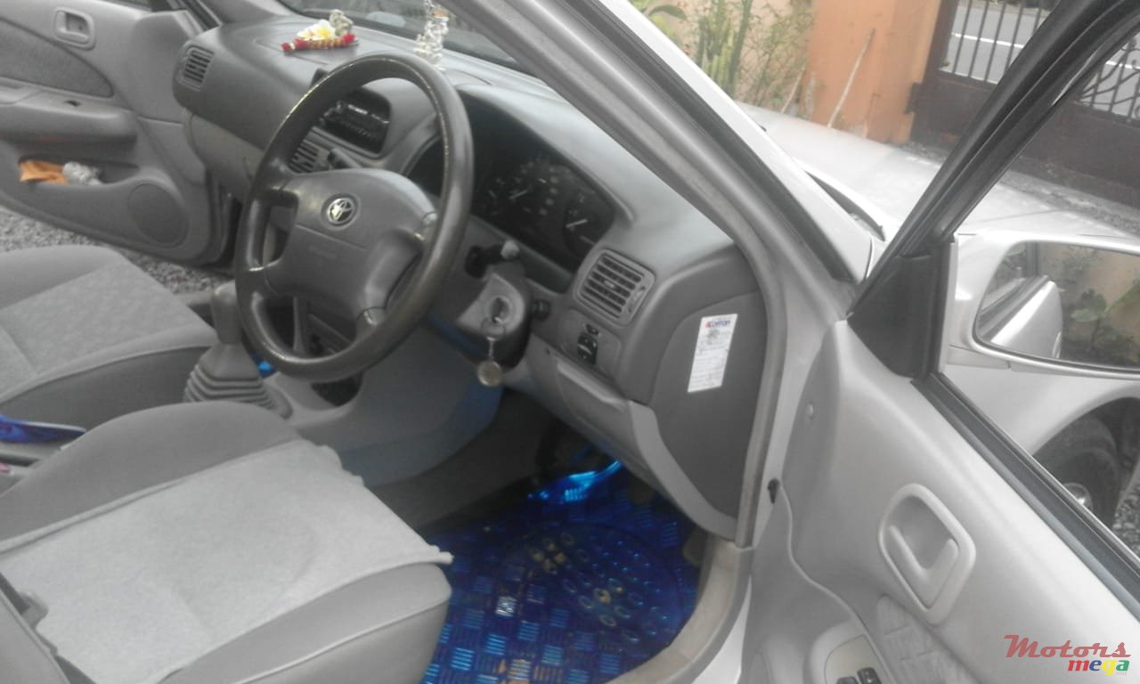 2000' Toyota Corolla photo #5