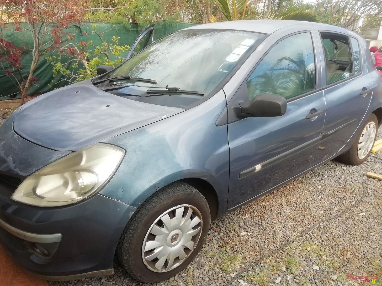 2007' Renault Clio photo #1