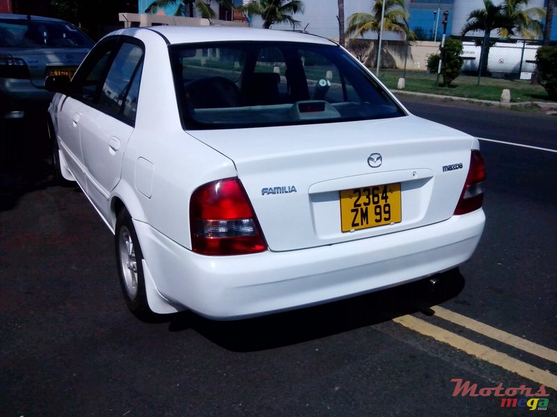 1999' Mazda 323 sedan photo #2