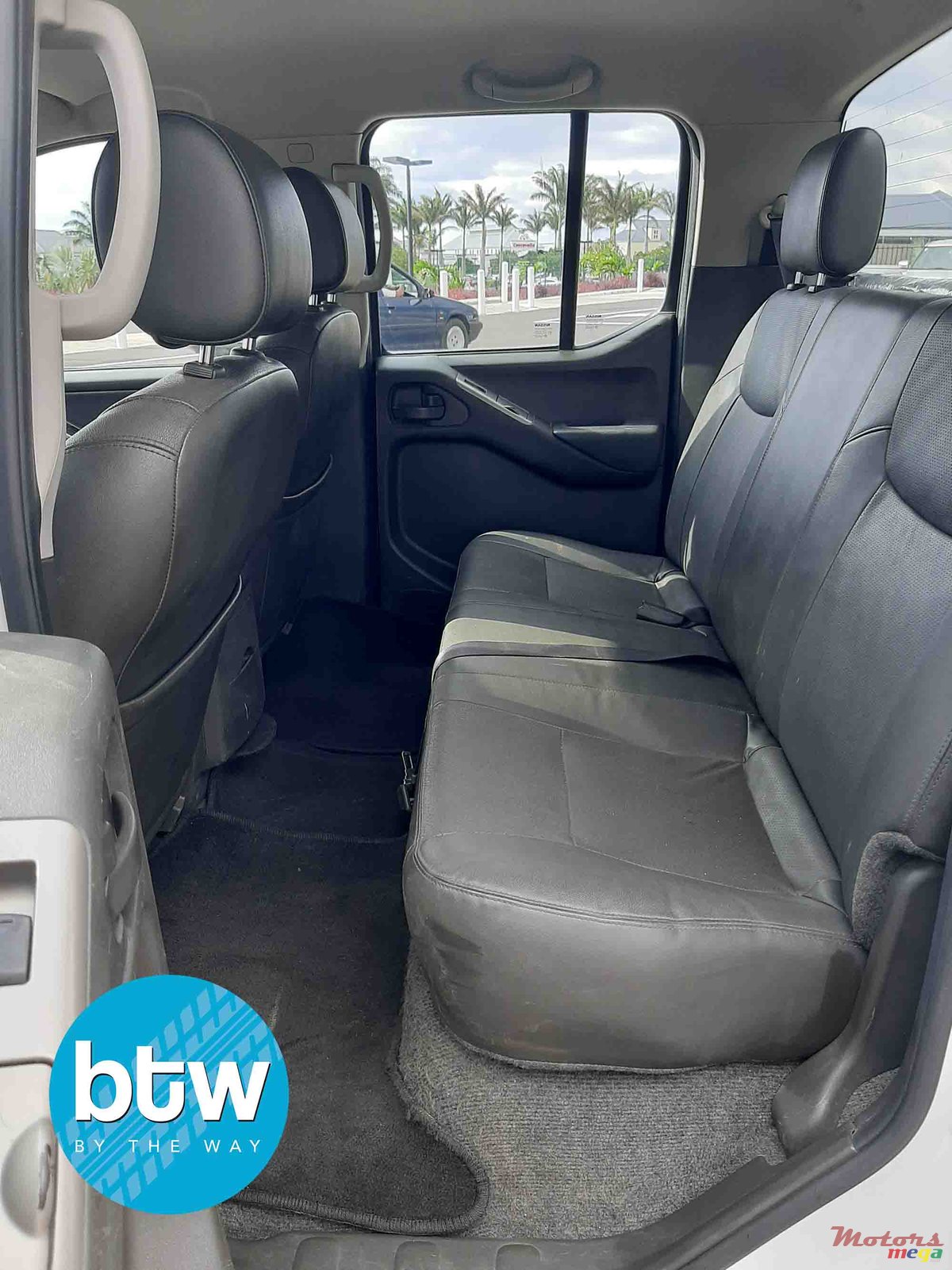 2017' Nissan Navara photo #4