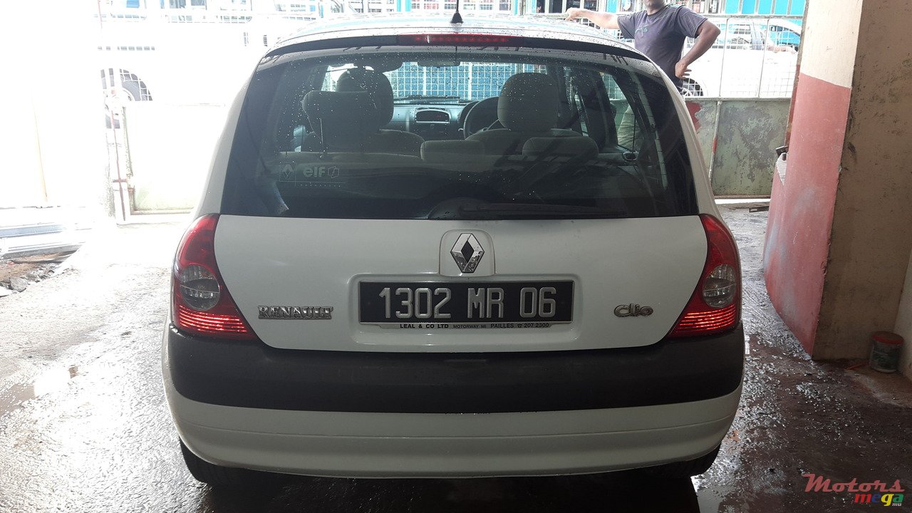 2006' Renault Clio photo #3