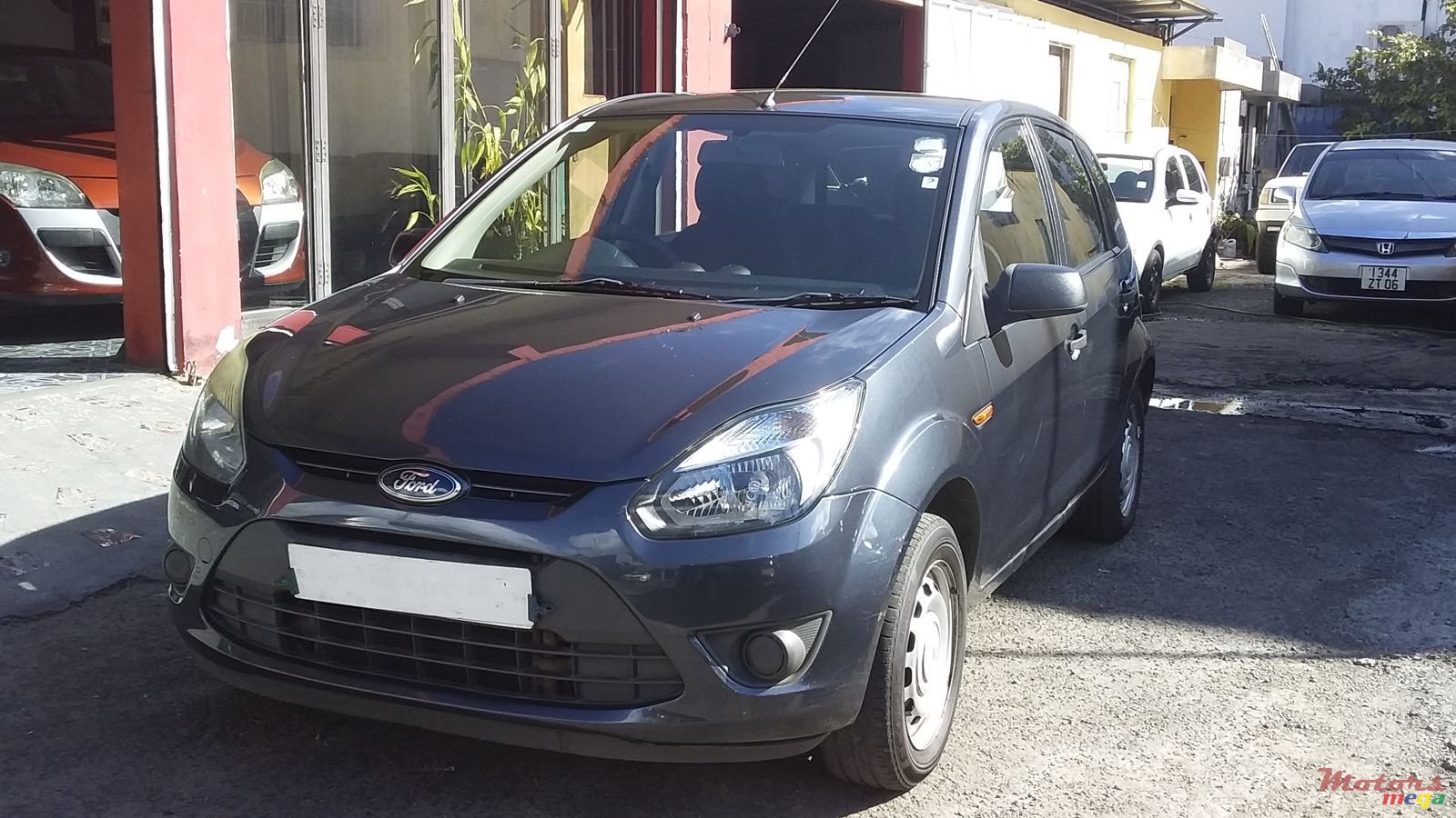 2013' Ford Figo photo #2