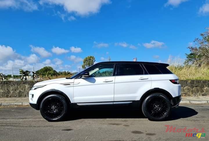 2014' Land Rover Range Rover Evoque photo #3