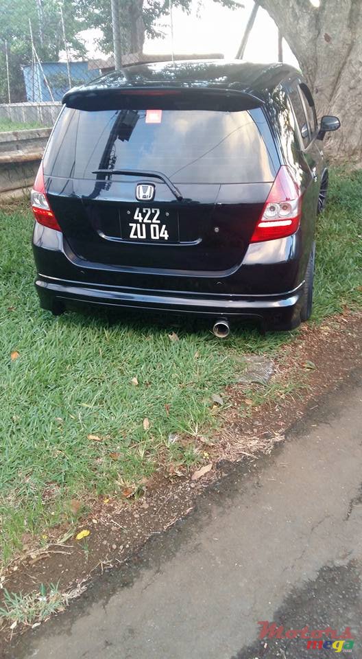 2004' Honda Jazz body kits & concave rims photo #2