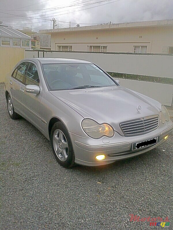 2001' Mercedes-Benz C-Class AVANTGARDE C180 photo #1