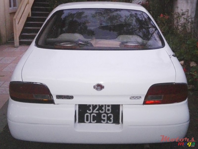 1993' Nissan Bluebird photo #2