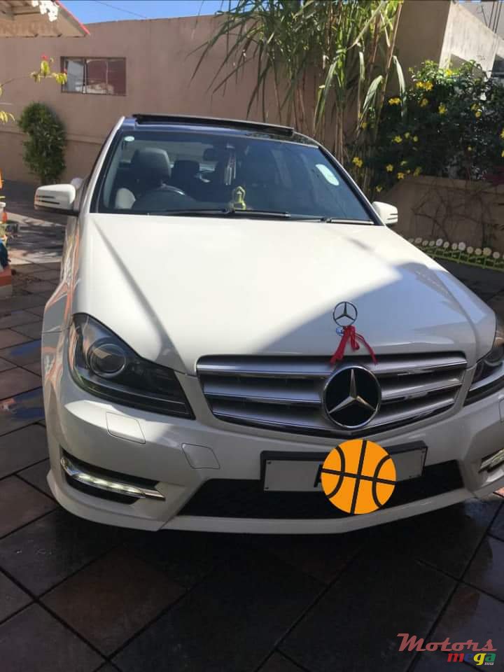 2011' Mercedes-Benz photo #2