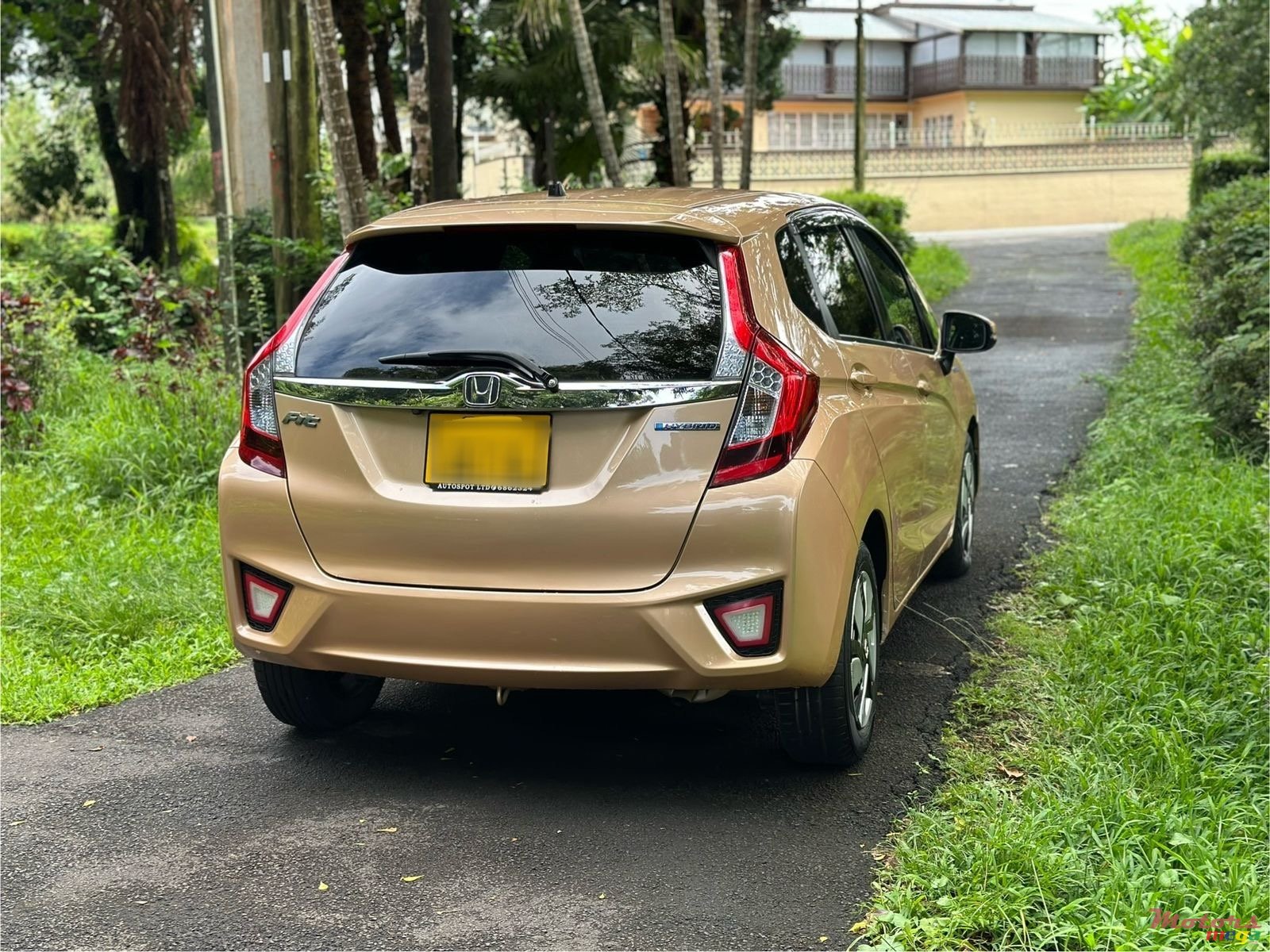 2014' Honda Fit Hybrid L package photo #4