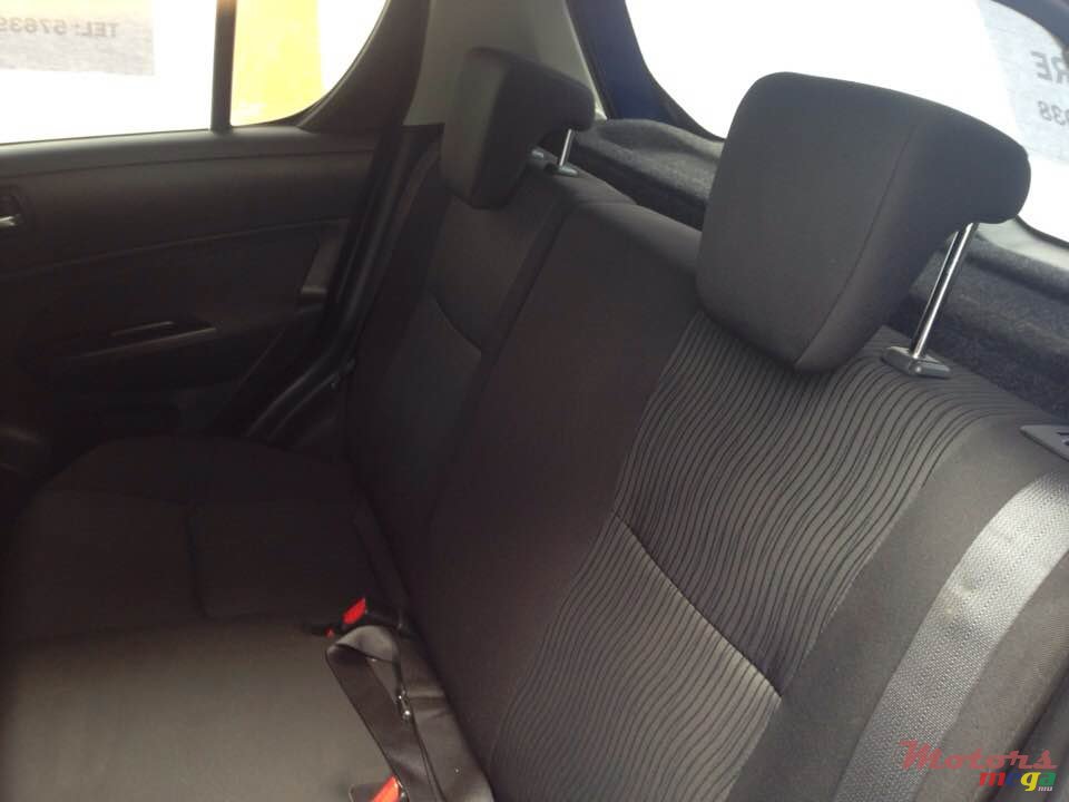 2011' Suzuki Swift photo #7