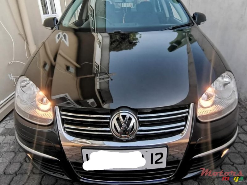 2012' Volkswagen Jetta photo #5