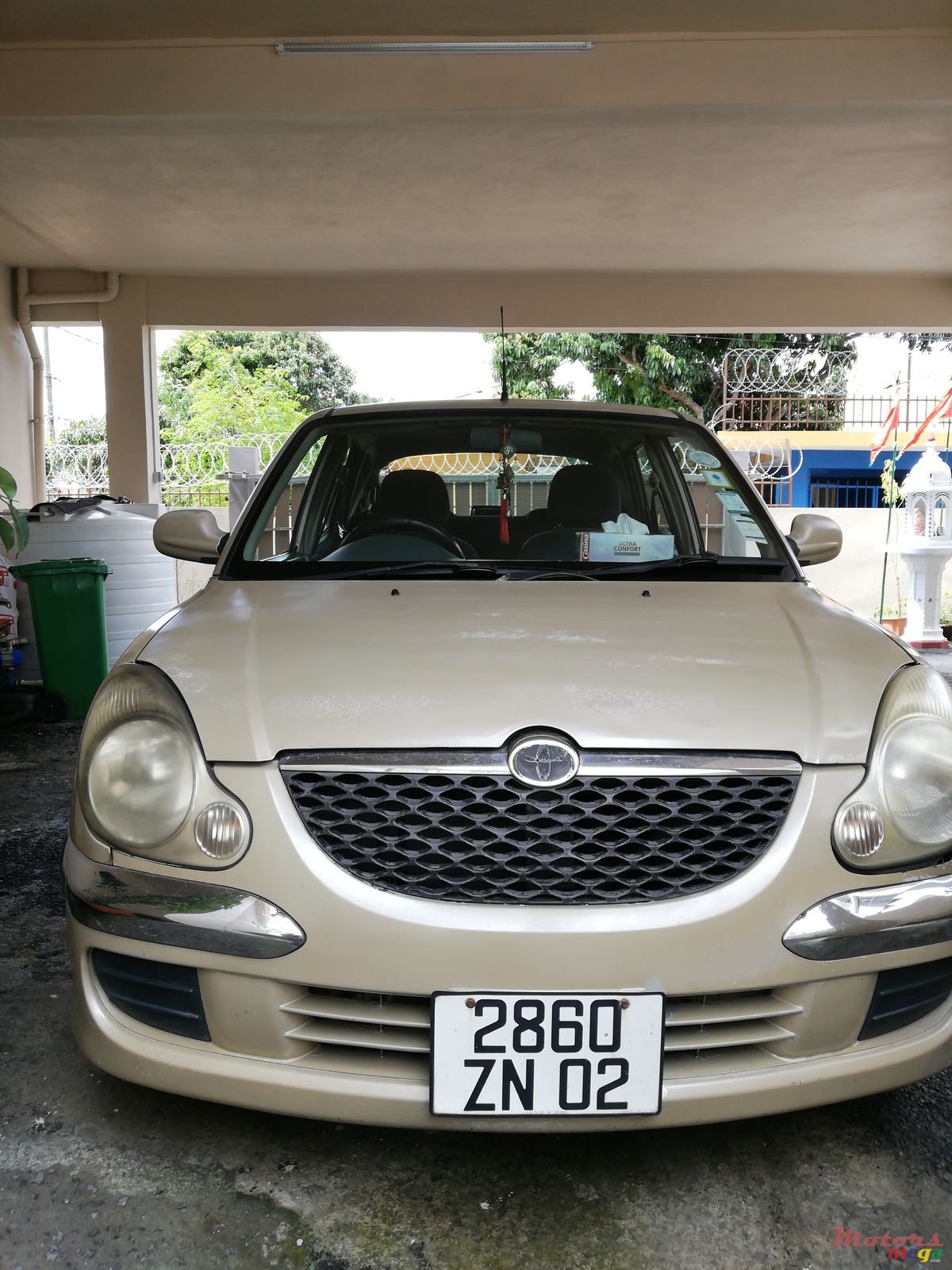 2002' Toyota photo #1