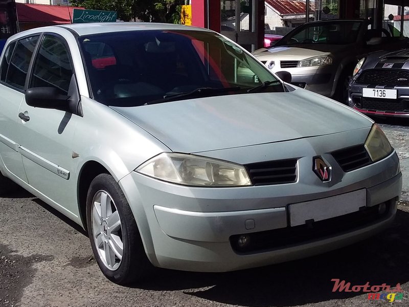 2003' Renault Megane photo #2