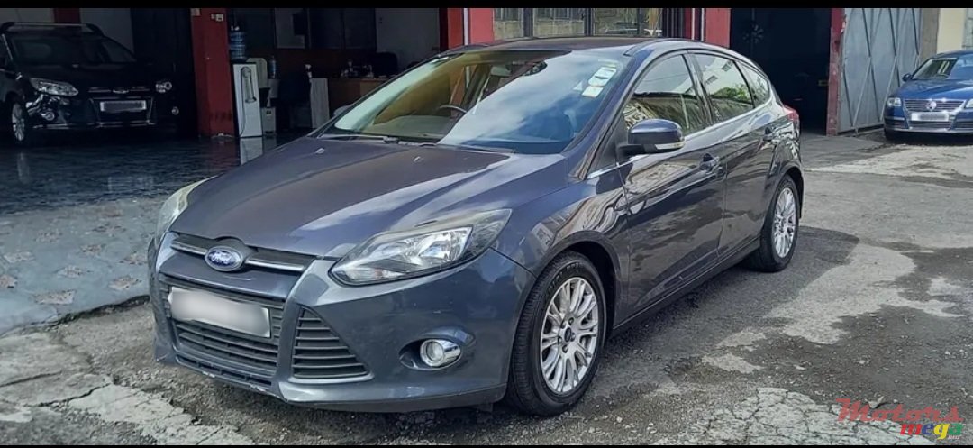 2014' Ford Focus photo #2