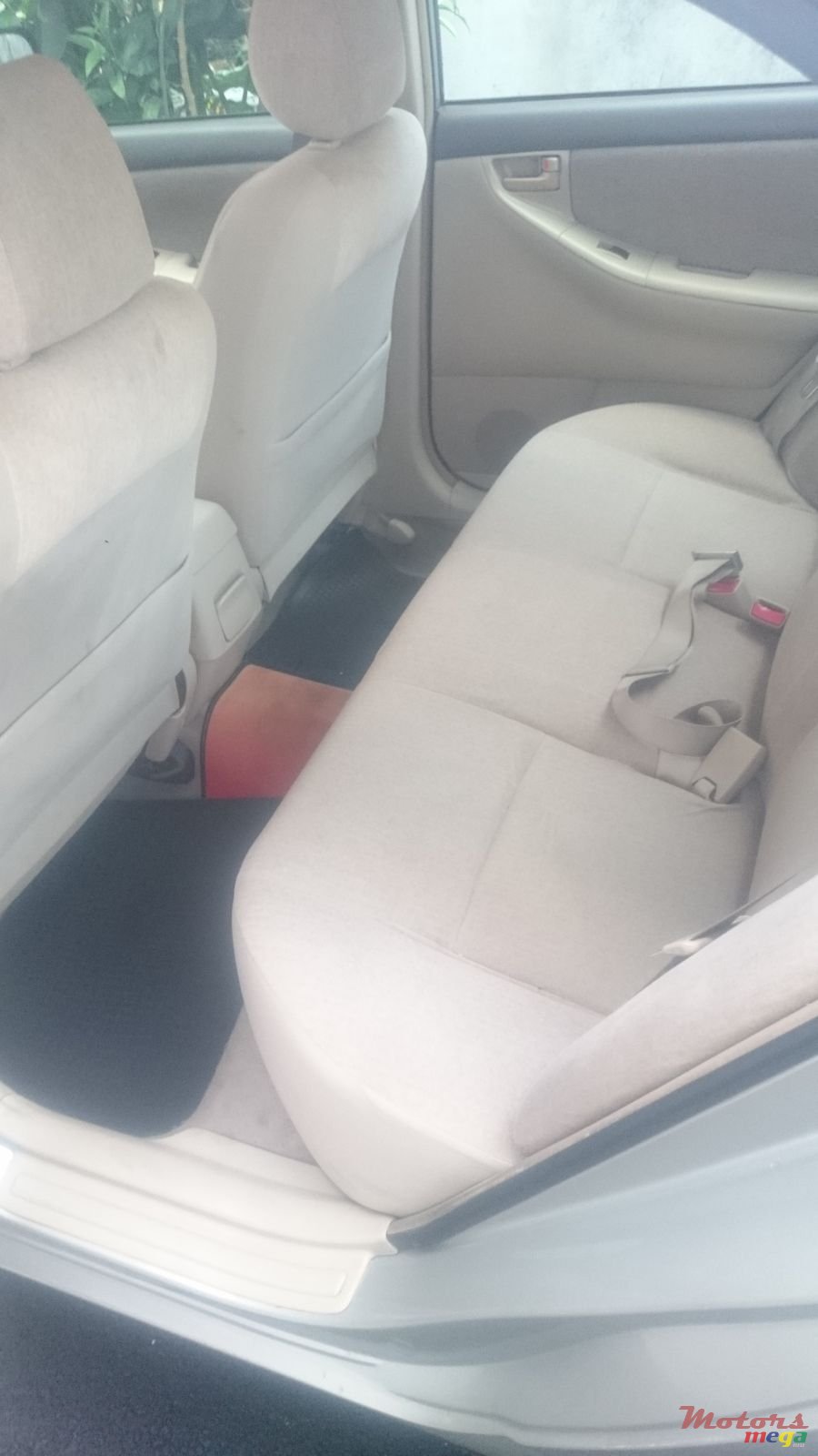 2004' Toyota Corolla NZE GLI photo #4