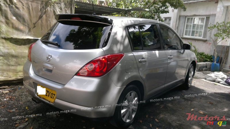 2007' Nissan Tiida photo #1
