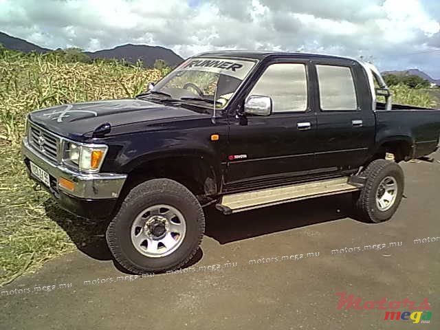 1995' Toyota 4X4 HILUX photo #3